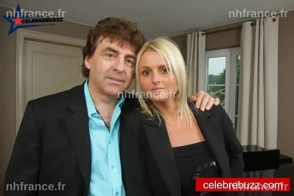Claude Barzotti en pleine performance musicale.