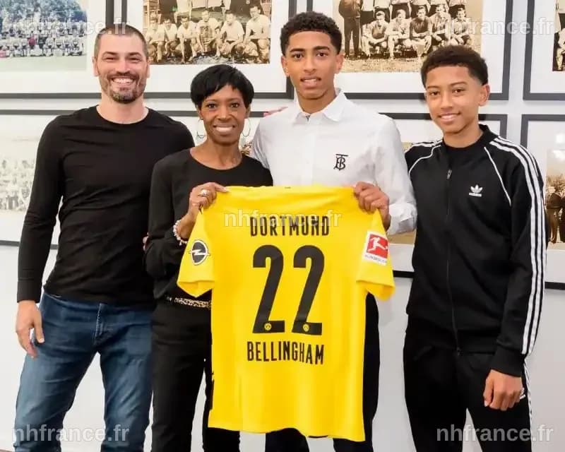 Jude Bellingham en train de jouer au football.