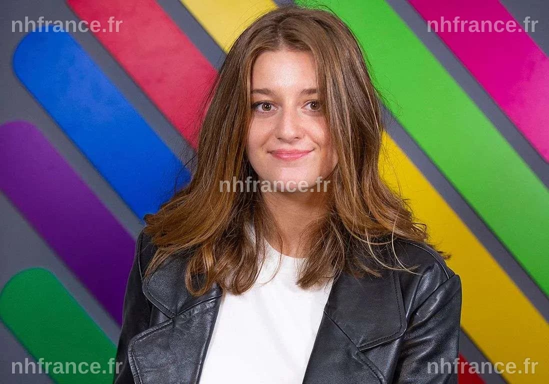 Ambre Chalumeau sur le plateau de Quotidien