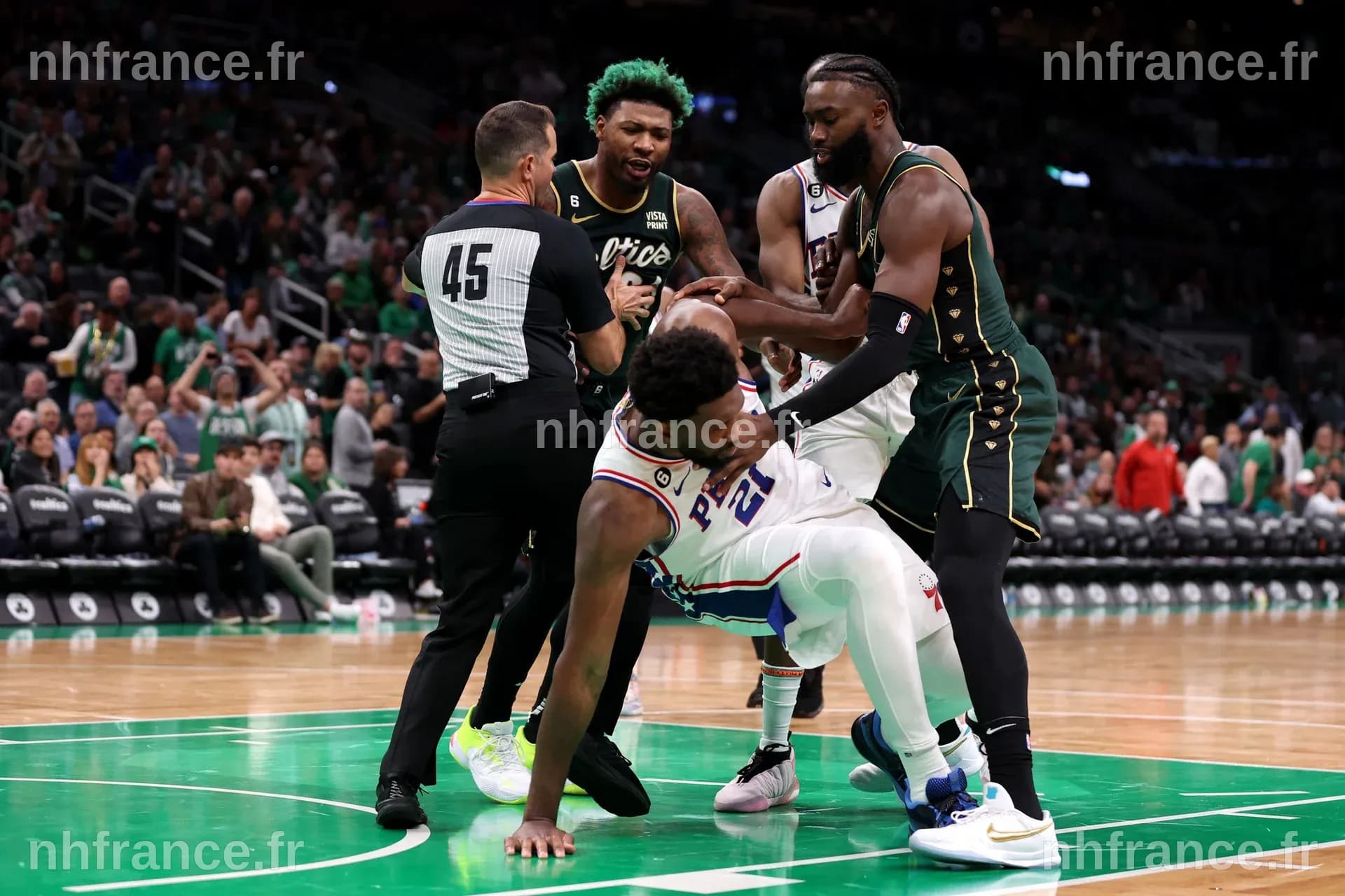 Jaylen Brown accuse Joel Embiid de simulation et critique les arbitres après la défaite des Celtics lors du match 7 contre les Sixers