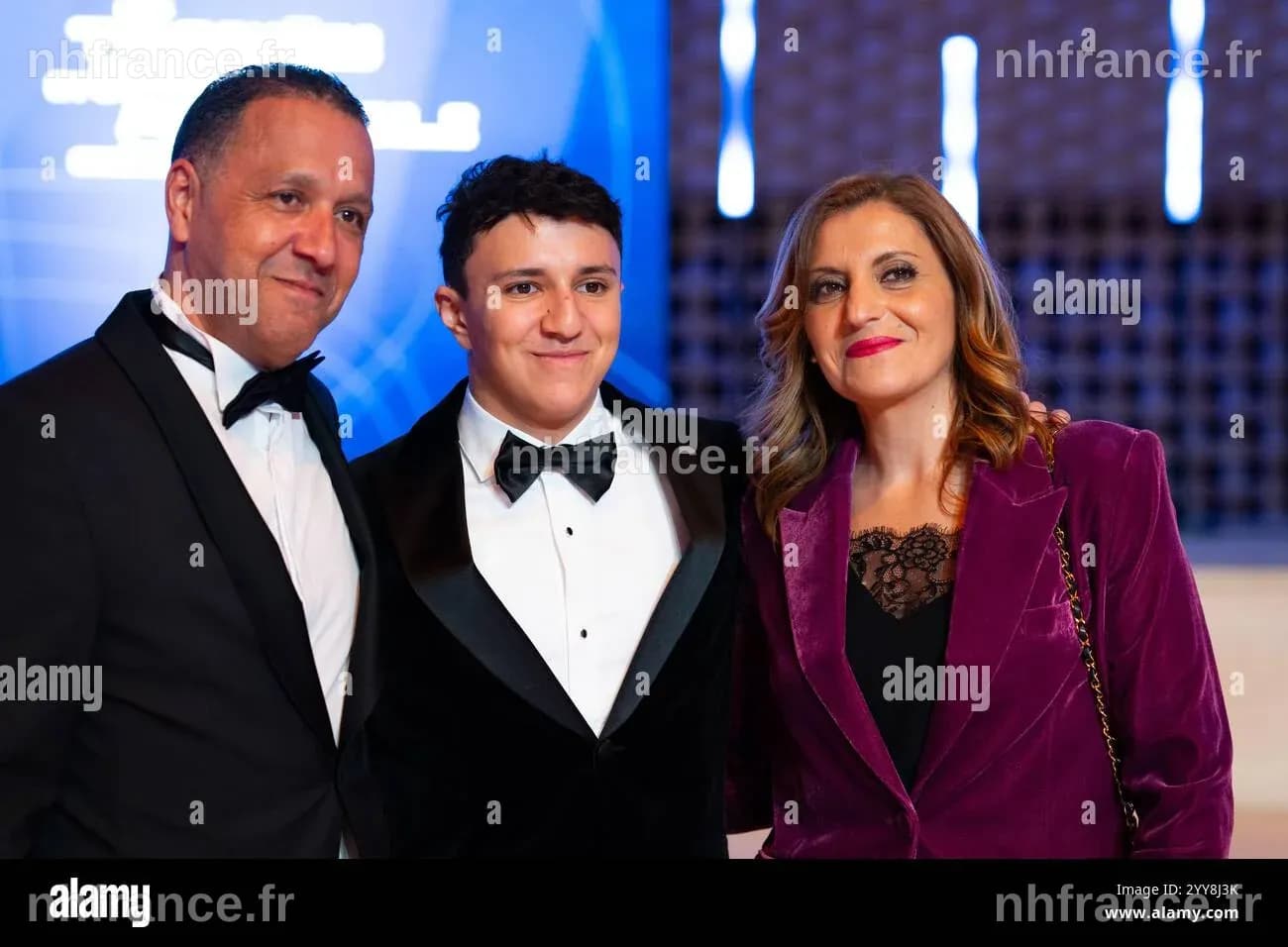 Isack Hadjar avec ses parents Randa et Yassine.