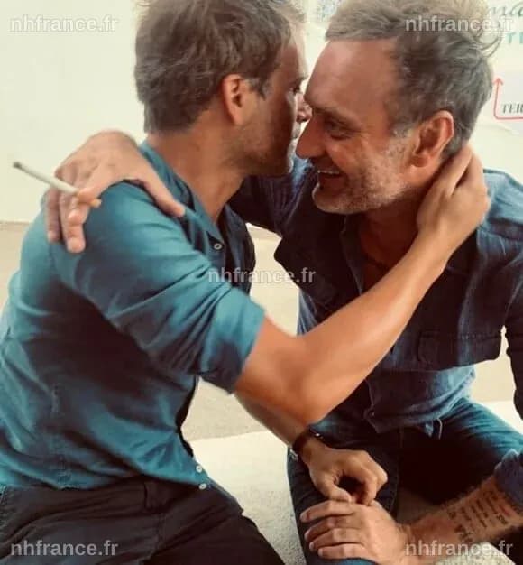 Augustin Trapenard en pleine discussion amoureuse.